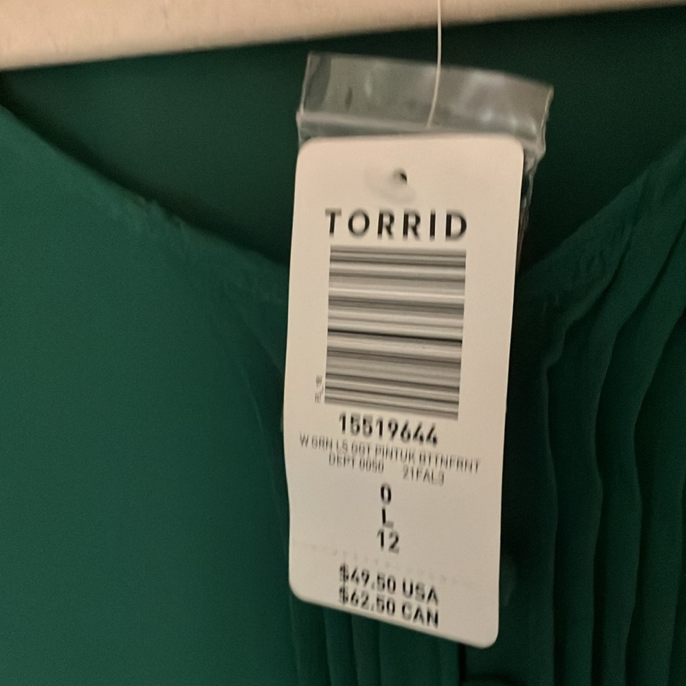 Torrid Georgette Pintuck Button-Front Blouse - Picture 4 of 6